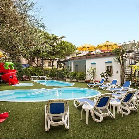 Hotel Manzoni Lido di Jesolo Luaran gambar