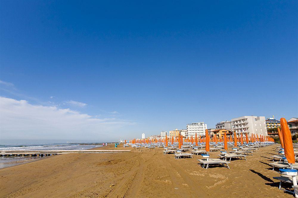 Hotel Manzoni Lido di Jesolo Luaran gambar