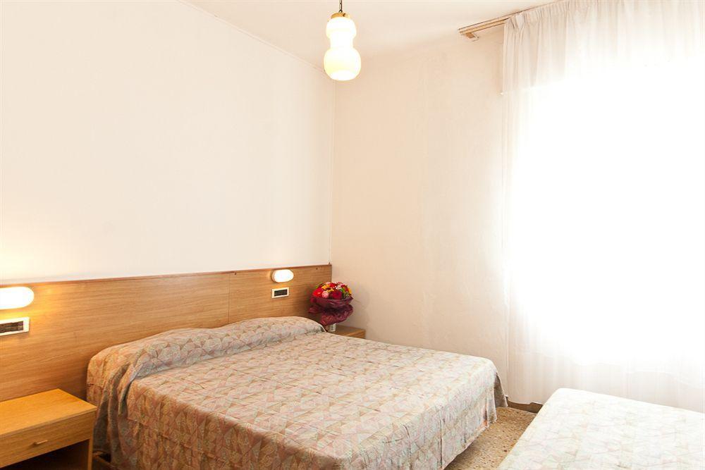 Hotel Manzoni Lido di Jesolo Luaran gambar