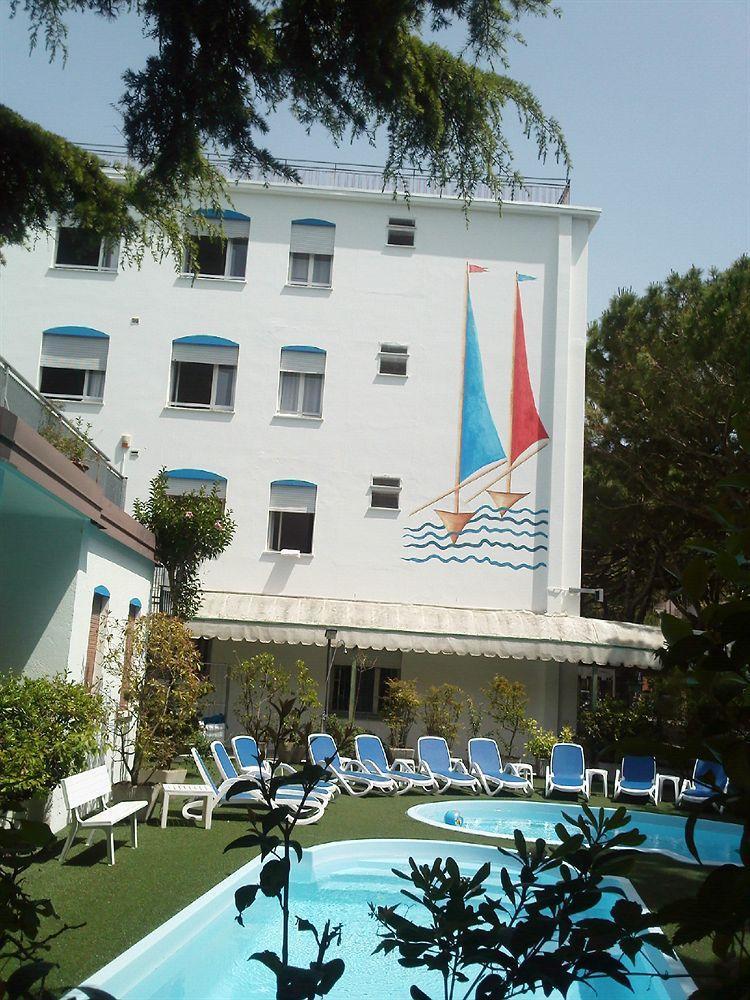 Hotel Manzoni Lido di Jesolo Luaran gambar