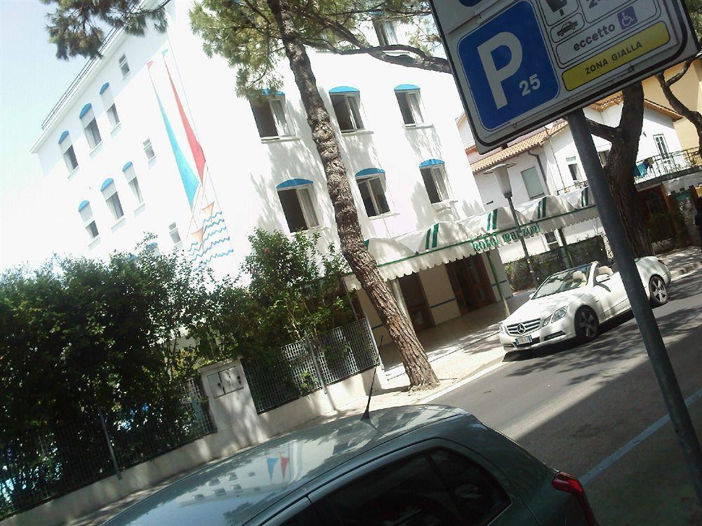 Hotel Manzoni Lido di Jesolo Luaran gambar